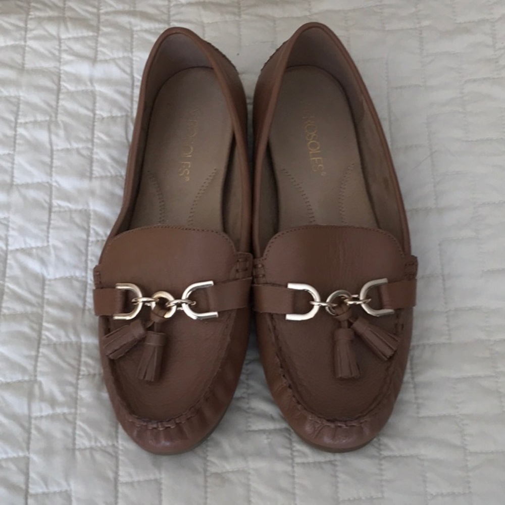 Worn once Aerosoles flat shoes. 8 1/2 wide